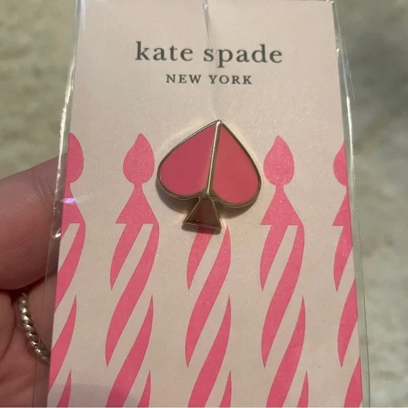 2 Kate Spade Heritage Spade Gold-Tone & Pink Enamel Pins in Original Packaging - Picture 2 of 4